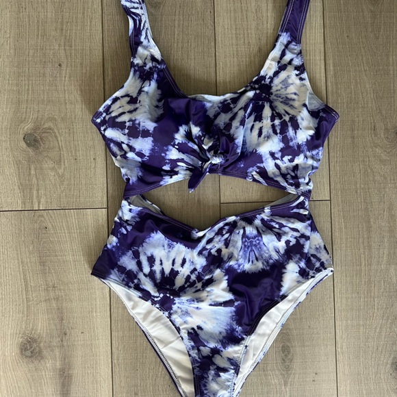 Plus Tie Dye Cutout Swimsuit - Picture 5 of 11